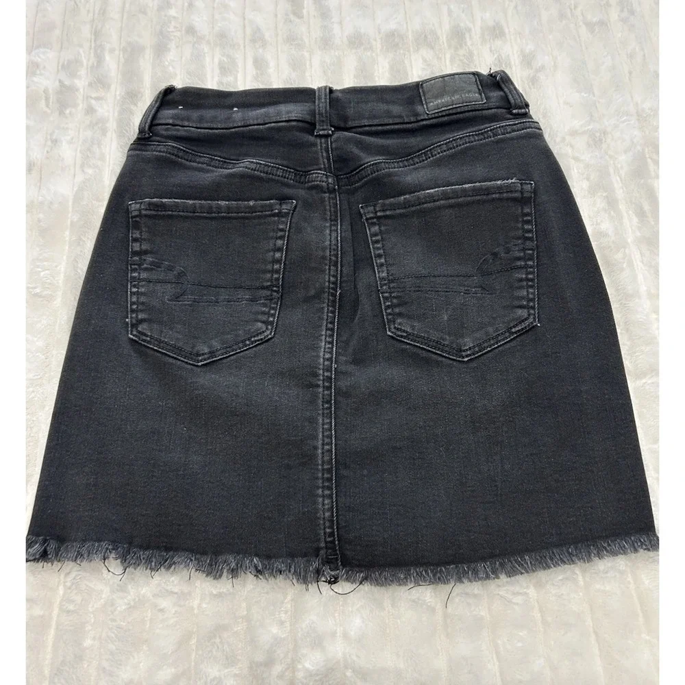 American Eagle Next Level Stretch Curvy Hi-Rise Black Distressed Denim‎ Mini